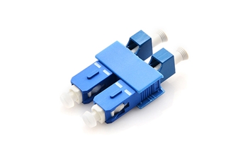 LC/UPC-SC/UPC 单模双工塑料光纤适配器
